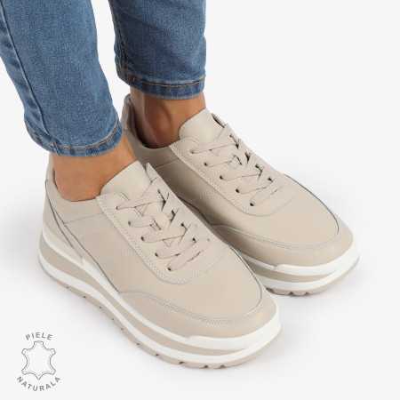 Pantofi Casual Piele Naturala CRL1221 BEJPantofi casual din piele naturalaCaraielliCauți pantofi care să îmbine confortul cu stilul? Pantofii casual din **piele naturală** sunt alegerea perfectă pentru tine! Disponibili în nuanțe elegante de alb, negru și bej, acești pantofi sunt ideali pentru diverse ocazii, fie că ești la birou, în oraș sau te bucuri de o plimbare relaxantă. Cu o înălțime a tălpii de 5 cm și căptușeală care îți oferă confortul de care ai nevoie, aceștia sunt esențiali în garderoba ta.
**Caracteristici**
1. **Material de calitate**: Confecționați din **piele naturală**, acești pantofi nu doar că arată bine, dar sunt și foarte durabili. Pielea este un material respirabil, esențial pentru confortul picioarelor pe timpul zilelor călduroase de primăvară, vară și toamnă.
 
2. **Culori versatile**: Disponibili în alb, negru și bej, acești pantofi casual se pot asorta ușor la orice ținută. Fie că alegi o rochie casual sau o pereche de blugi, vei arăta întotdeauna elegant.
 
3. **Confort maxim**: Cu o înălțime a tălpii de 5 cm și căptușeală interioară, acești pantofi îți vor oferi suportul necesar pentru a te simți confortabil pe tot parcursul zilei.
 
4. **Ușor de purtat**: Dotati cu șireturi, acești pantofi permit o ajustare ușoară și oferă un aspect clasic care nu se demodează niciodată.
**Sezonul perfect pentru a-i purta**
Datorită designului lor versatil, pantofii casual din **piele naturală** sunt potriviți pentru toate anotimpurile - primăvara, vara și toamna. Nu lăsați vremea să vă împiedice stilul! Acești pantofi pot fi purtați într-o varietate de contexte, de la întâlniri de afaceri la plimbări relaxante prin parc.
**Concluzie**
Alegerea pantofilor potriviți este esențială pentru orice garderobă. Pantofii casual din **piele naturală** oferă un amestec perfect de stil și confort, făcându-i alegerea ideală pentru orice ocazie. Așadar, nu mai sta pe gânduri! Alege-ți perechea preferată din alb, negru sau bej și experimentează confortul și eleganța acestor pantofi!
pantofi casual